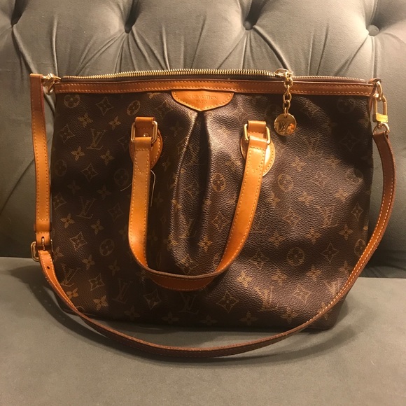 Designer Handbag Closet Clear Out! LV & Gucci! - Picture 3 of 6